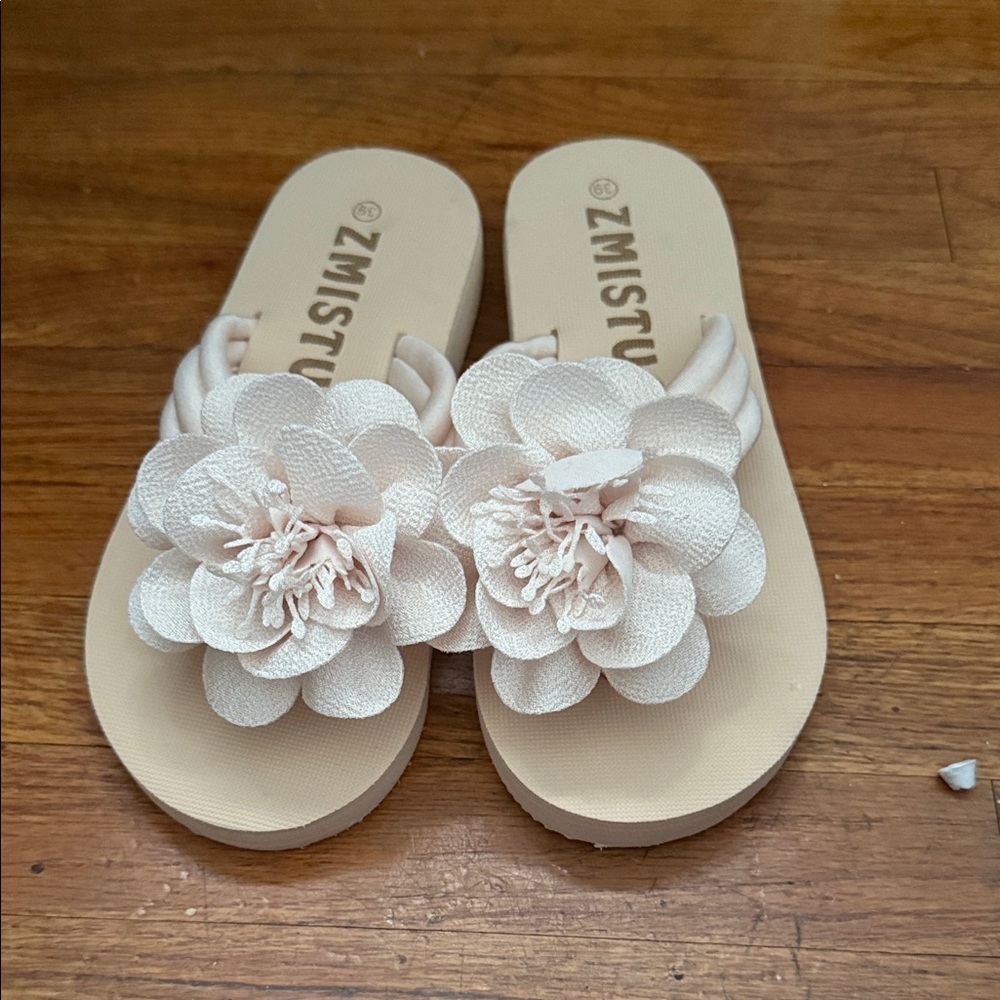 Cream Floral Women's Sandals